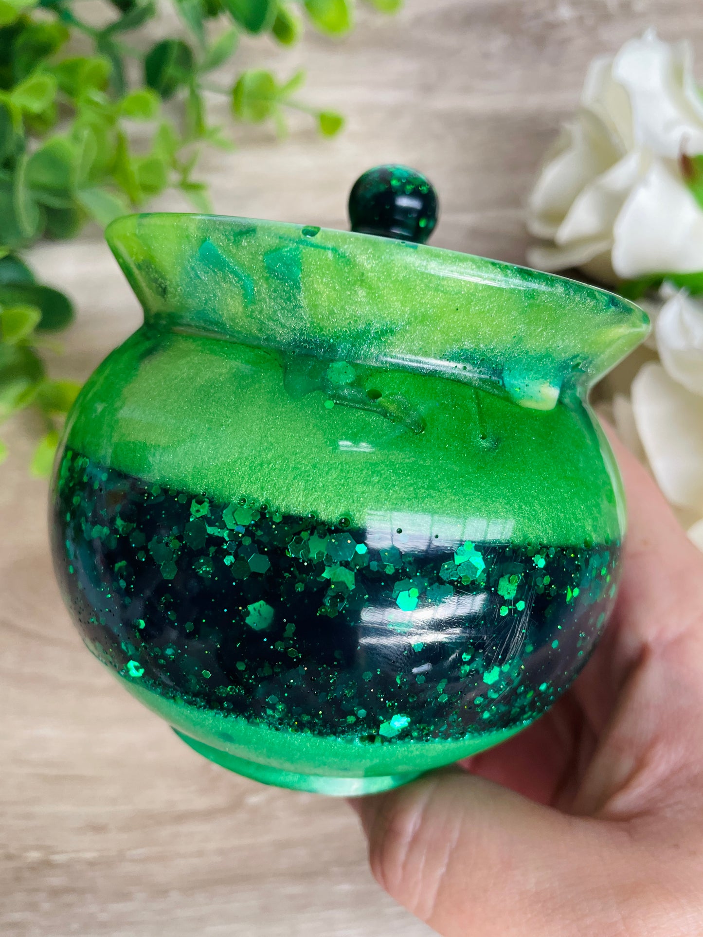 Cauldron jar / pot  Perfect for storing your necklaces, rings, paperclips, hairclips - whatever!  Layers of gorgeous greens 💚💚  Approx 8.5 x 8.5 cm   x4 Rubber feet on bottom&nbsp;  Also can be used for messy / sensory / potion play etc