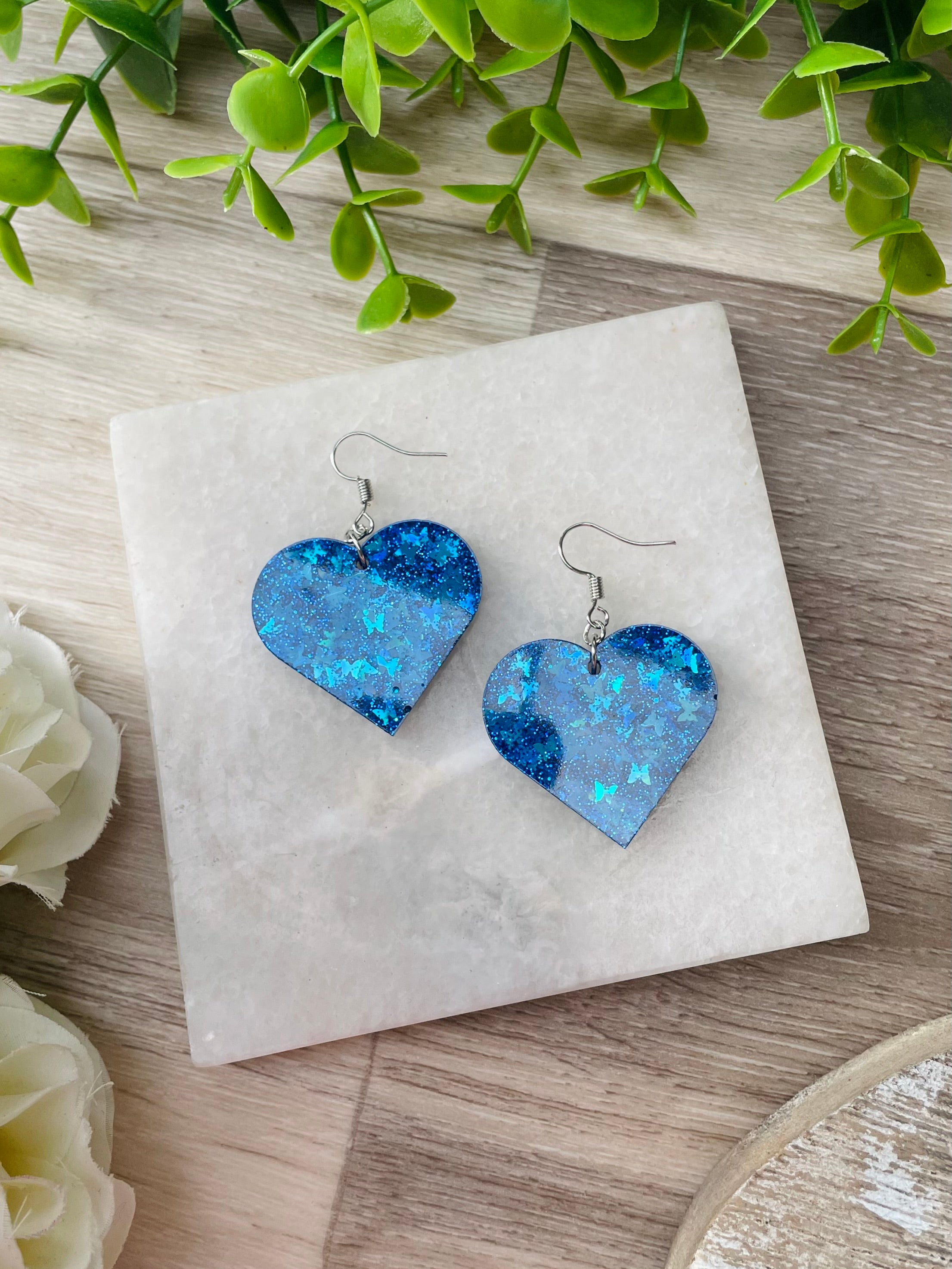 Heart resin clearance earrings